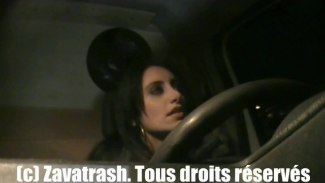 Une Libertine accro au foutre suce un routier dans sa cabine. Abréger l'abstinence des camionneurs, l'excite un Maximum !