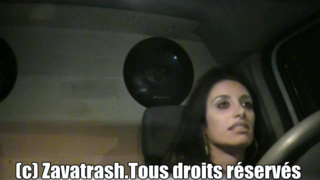 Cette cochonne Libertine astique les camionneurs sur les Aires de stationnement | REALITY PORN