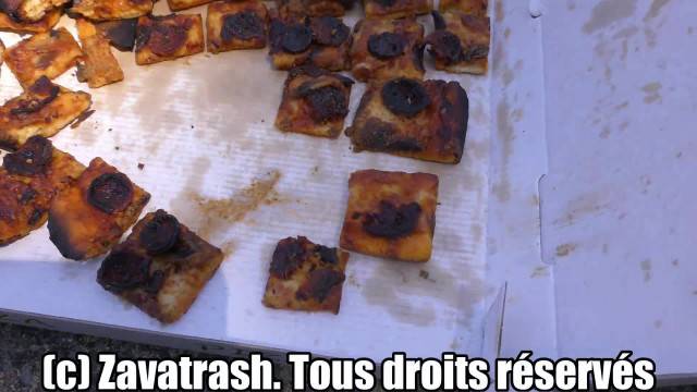 Un Pique-Nique Libertin ! On dirait bien que le dessert est sous la table.