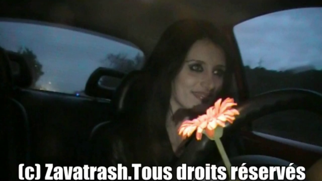 GAME SLUT | Une Libertine accoste un cycliste.