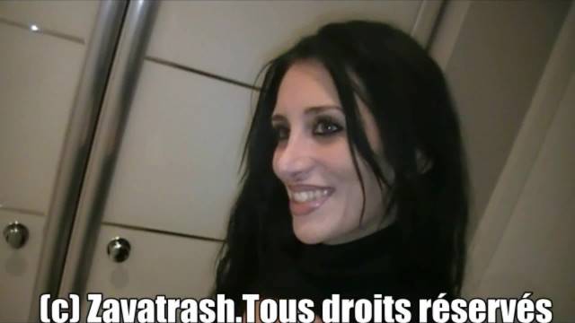 Jean Bricole / il est venu pour colmater une fuite d'eau, il repart les couilles vides !
