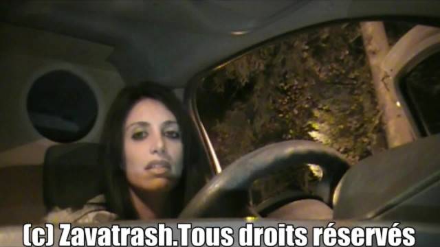 Vidange nocturne sur un parking | Jeune Libertine adoratrice de belles giclées de foutre.