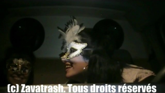 Aire de Repos | Deux Salopes Masquées sucent du routier.
