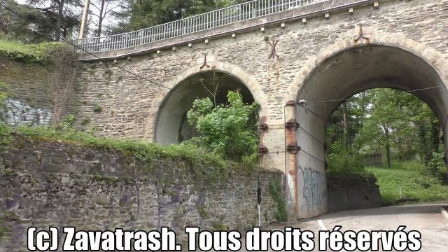 CUM BUBBLE | Glory Zavatrash – Pipe sauvage sous un pont, crachats de foutre et joggeuse témoin 😈💦